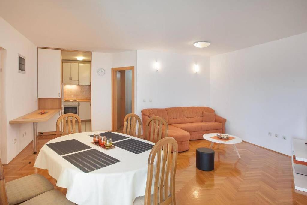 Apartment Matilda Makarska Eksteriør billede
